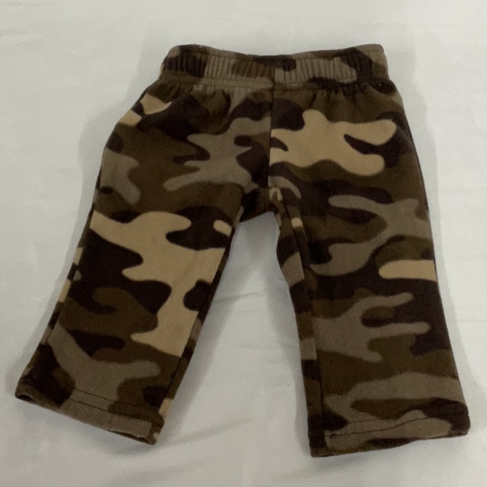 EUC Infant boys camouflage Carter’s sweatpants